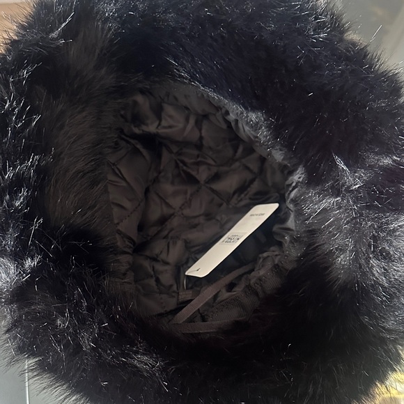 Luxurious Black Faux Fur Women's Hat - Picture 3 of 10
